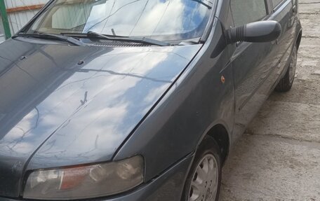 Fiat Punto III Punto Evo рестайлинг, 2001 год, 180 000 рублей, 2 фотография