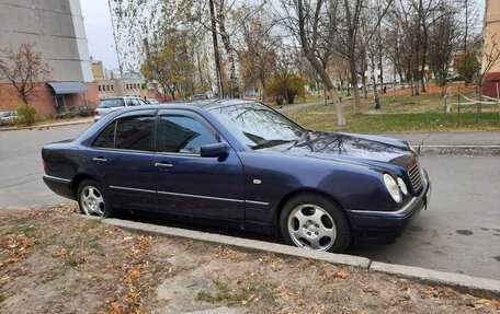 Mercedes-Benz E-Класс, 1995 год, 480 000 рублей, 9 фотография