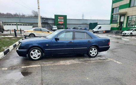 Mercedes-Benz E-Класс, 1995 год, 480 000 рублей, 8 фотография