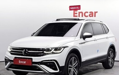 Volkswagen Tiguan II, 2022 год, 2 620 000 рублей, 1 фотография