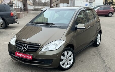 Mercedes-Benz A-Класс, 2012 год, 750 000 рублей, 1 фотография