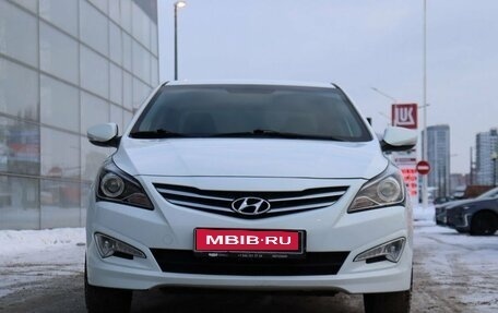 Hyundai Solaris II рестайлинг, 2015 год, 1 290 000 рублей, 2 фотография