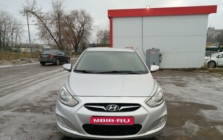 Hyundai Solaris II рестайлинг, 2012 год, 900 000 рублей, 1 фотография