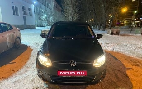 Volkswagen Polo VI (EU Market), 2015 год, 1 100 000 рублей, 1 фотография