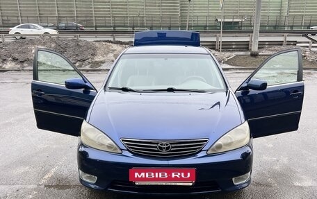 Toyota Camry V40, 2004 год, 1 350 000 рублей, 2 фотография