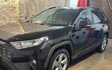 Toyota RAV4, 2019 год, 3 050 000 рублей, 2 фотография