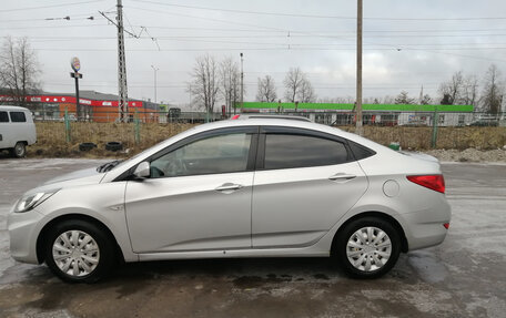 Hyundai Solaris II рестайлинг, 2012 год, 900 000 рублей, 2 фотография