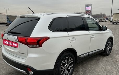 Mitsubishi Outlander III рестайлинг 3, 2015 год, 2 200 000 рублей, 4 фотография