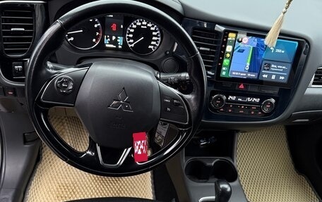 Mitsubishi Outlander III рестайлинг 3, 2015 год, 2 200 000 рублей, 10 фотография