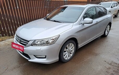 Honda Accord IX рестайлинг, 2013 год, 1 870 000 рублей, 5 фотография