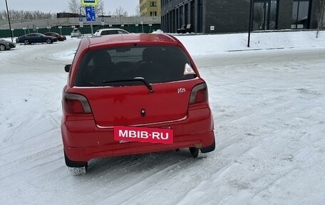 Toyota Vitz, 2000 год, 280 000 рублей, 4 фотография