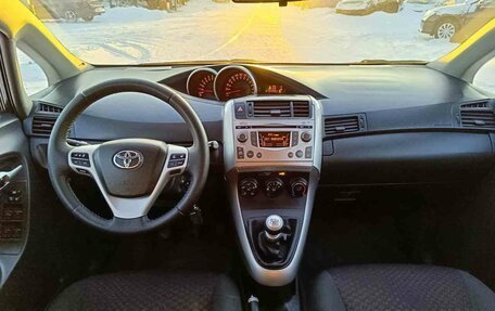 Toyota Verso I, 2010 год, 999 000 рублей, 16 фотография