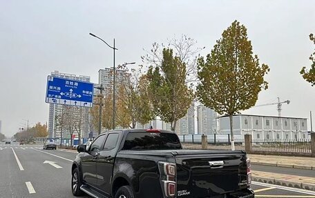 Isuzu D-Max, 2021 год, 4 300 000 рублей, 3 фотография