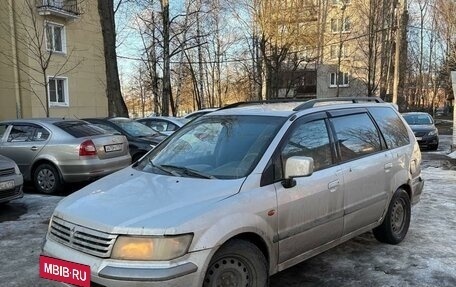 Mitsubishi Space Wagon III, 2000 год, 255 555 рублей, 2 фотография