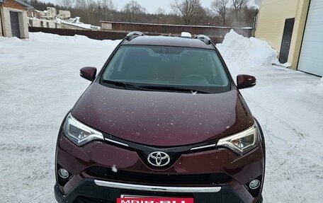 Toyota RAV4, 2018 год, 2 900 000 рублей, 2 фотография