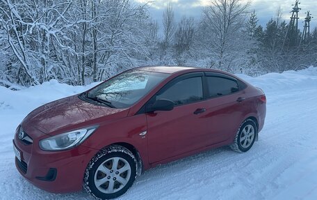 Hyundai Solaris II рестайлинг, 2011 год, 890 000 рублей, 3 фотография