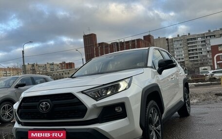 Toyota RAV4, 2023 год, 4 100 000 рублей, 1 фотография