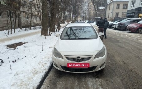 Opel Astra J, 2010 год, 400 000 рублей, 4 фотография