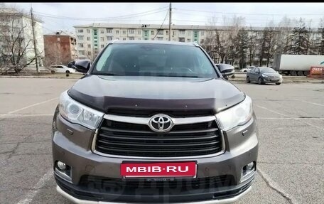 Toyota Highlander III, 2014 год, 3 350 000 рублей, 2 фотография