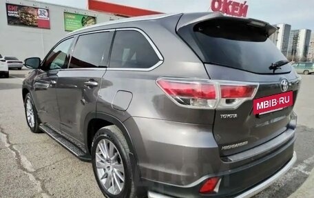 Toyota Highlander III, 2014 год, 3 350 000 рублей, 8 фотография