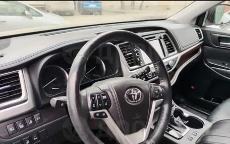 Toyota Highlander III, 2014 год, 3 350 000 рублей, 23 фотография