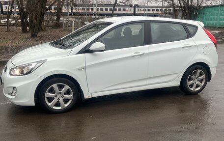 Hyundai Solaris II рестайлинг, 2012 год, 730 000 рублей, 1 фотография