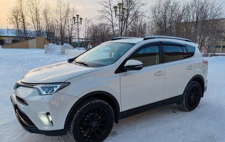 Toyota RAV4, 2016 год, 2 370 000 рублей, 6 фотография