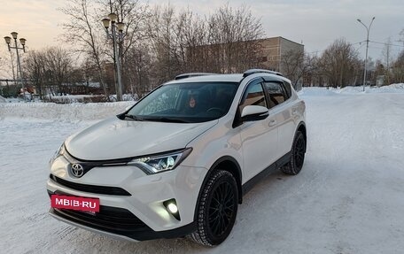 Toyota RAV4, 2016 год, 2 370 000 рублей, 8 фотография