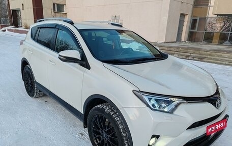 Toyota RAV4, 2016 год, 2 370 000 рублей, 16 фотография