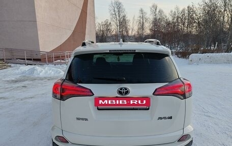 Toyota RAV4, 2016 год, 2 370 000 рублей, 15 фотография