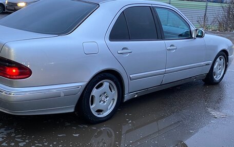 Mercedes-Benz E-Класс, 1999 год, 480 000 рублей, 4 фотография