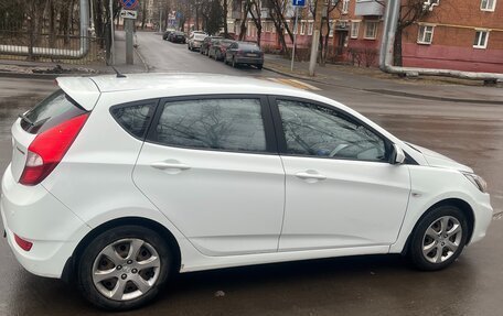 Hyundai Solaris II рестайлинг, 2012 год, 730 000 рублей, 28 фотография