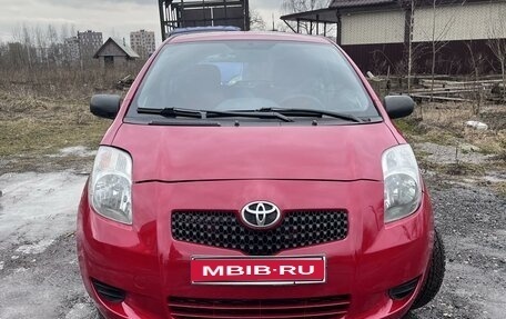 Toyota Yaris III рестайлинг, 2007 год, 470 000 рублей, 1 фотография