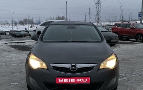 Opel Astra J, 2011 год, 750 000 рублей, 1 фотография