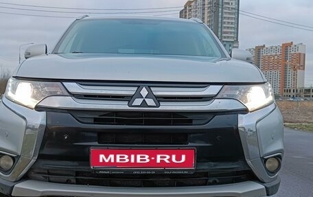 Mitsubishi Outlander III рестайлинг 3, 2015 год, 1 700 000 рублей, 1 фотография