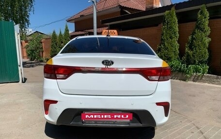 KIA Rio IV, 2018 год, 930 000 рублей, 3 фотография