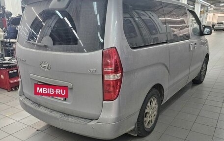 Hyundai Grand Starex Grand Starex I рестайлинг 2, 2014 год, 1 932 000 рублей, 6 фотография