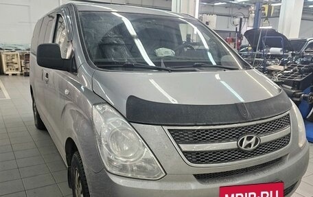 Hyundai Grand Starex Grand Starex I рестайлинг 2, 2014 год, 1 932 000 рублей, 3 фотография