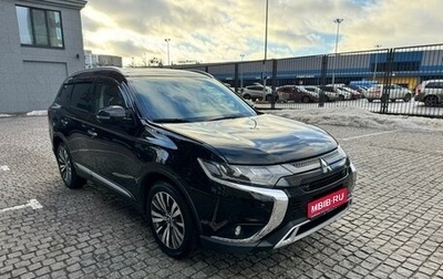 Mitsubishi Outlander III рестайлинг 3, 2021 год, 2 990 000 рублей, 1 фотография