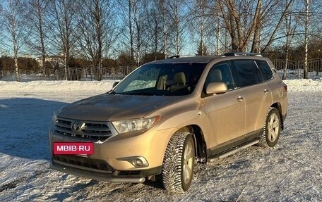 Toyota Highlander III, 2012 год, 2 900 000 рублей, 2 фотография