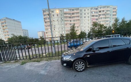 Opel Astra J, 2011 год, 966 000 рублей, 2 фотография