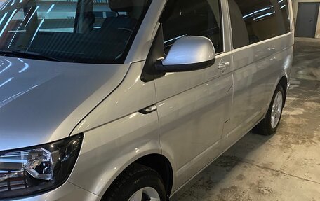 Volkswagen Transporter T6 рестайлинг, 2019 год, 4 500 000 рублей, 5 фотография