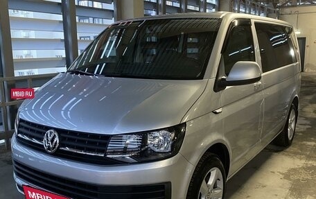 Volkswagen Transporter T6 рестайлинг, 2019 год, 4 500 000 рублей, 2 фотография