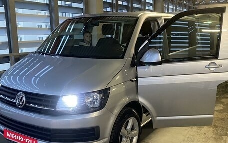 Volkswagen Transporter T6 рестайлинг, 2019 год, 4 500 000 рублей, 10 фотография