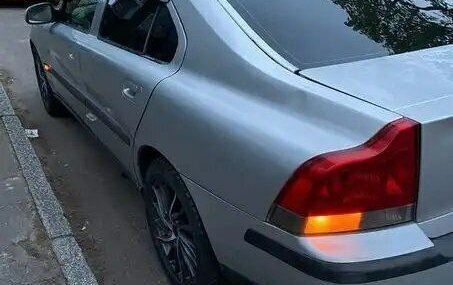 Volvo S60 III, 2001 год, 280 000 рублей, 7 фотография