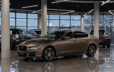 Jaguar XE I рестайлинг, 2015 год, 2 080 000 рублей, 1 фотография