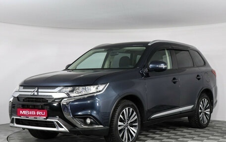 Mitsubishi Outlander III рестайлинг 3, 2019 год, 2 589 000 рублей, 1 фотография