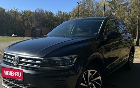 Volkswagen Tiguan II, 2018 год, 2 700 000 рублей, 1 фотография