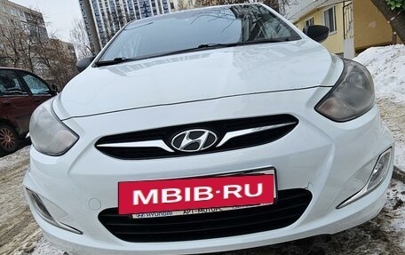 Hyundai Solaris II рестайлинг, 2013 год, 950 000 рублей, 1 фотография