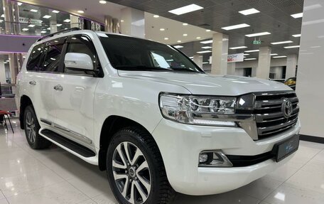 Toyota Land Cruiser 200, 2015 год, 5 699 000 рублей, 1 фотография